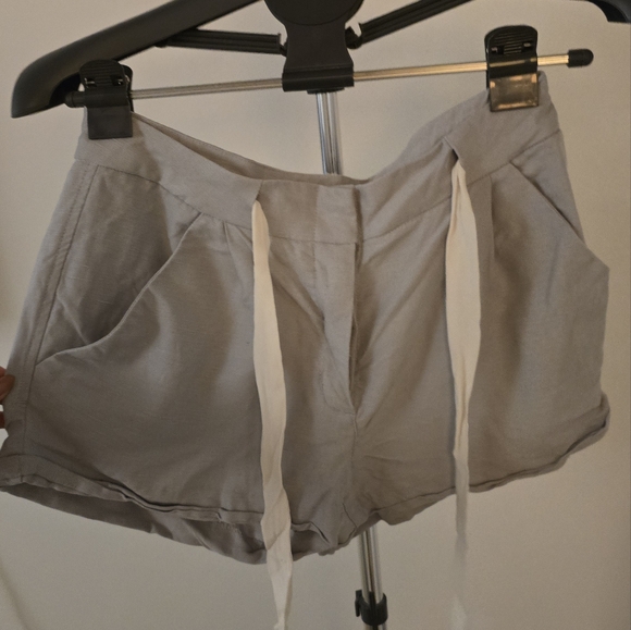 Wilfred Gray Cargo Shorts Relaxed Fit - Picture 1 of 3